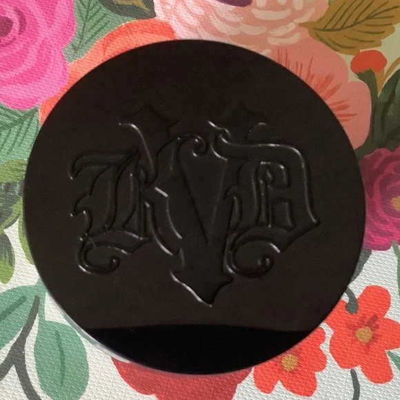 KVD Lock-It Translucent Setting Powder - Picture 2 of 2